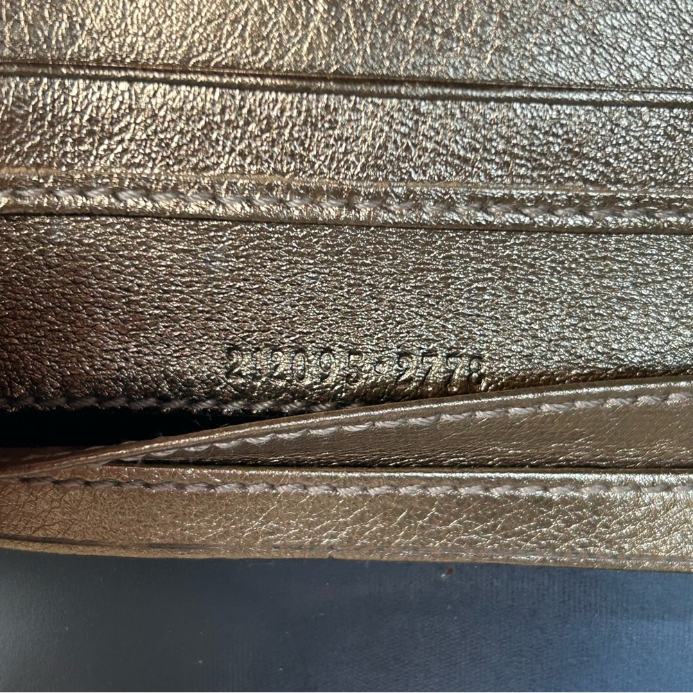 🌟Gucci Gold Leather Embossed Monogram Wallet - Picture 11 of 15